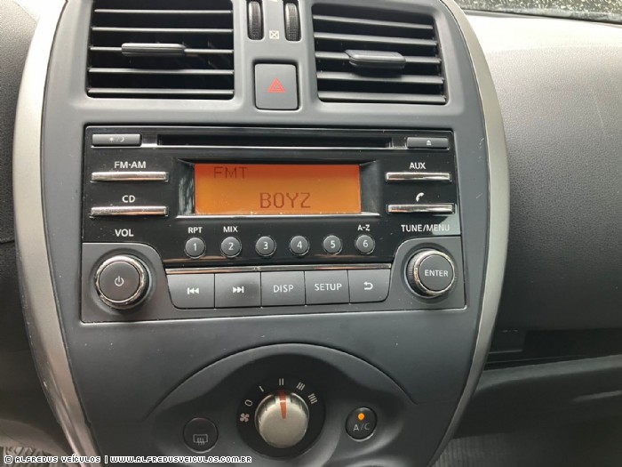 Nissan MARCH SV 1.6 2014/2015